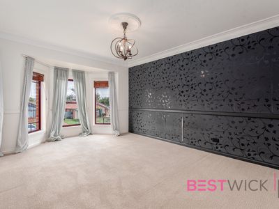 2 / 28 Dees Close, Gormans Hill