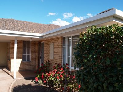 4 / 2A Somerdale Road, Claremont