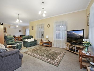 4 Emily Way, Golden Square