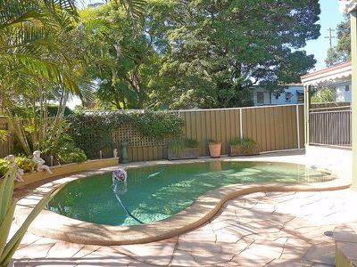 16 Stoney Creek Rd, Beverly Hills