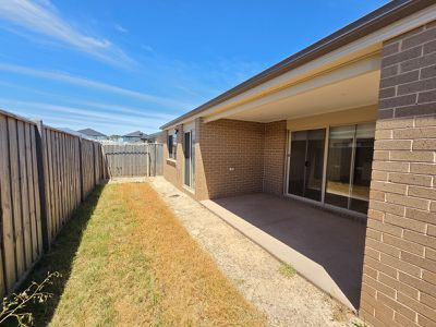 97 Inglenook Circuit, Armstrong Creek