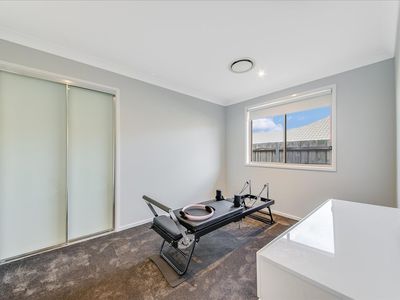 87 Greenfield Crescent, Elderslie