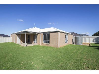 30 Apsley Crescent, Dubbo
