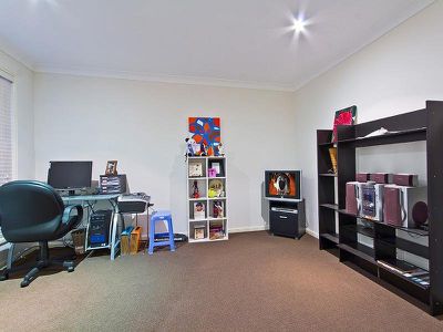 64 Higgs  Cct, Wynnum West