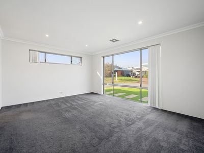 15 Medinah Street, Meadow Springs