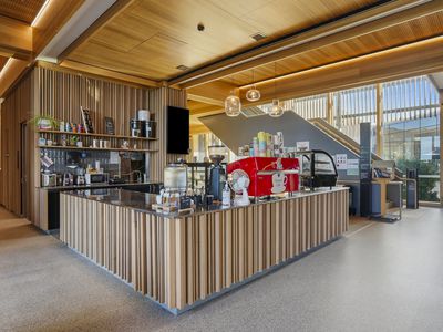 2-4 Bass Highway, Parklands