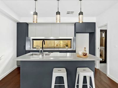 5 / 4 - 6 Coolac Place, Braddon
