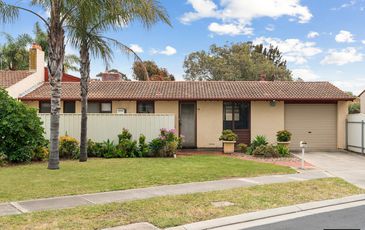 16 Gannet Grove, Semaphore Park