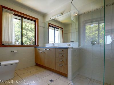 152-166 Western Avenue, Montville