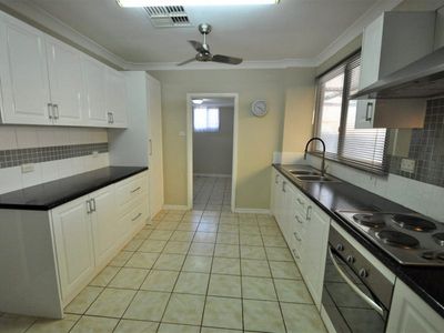 16 Trotman Avenue, Newman