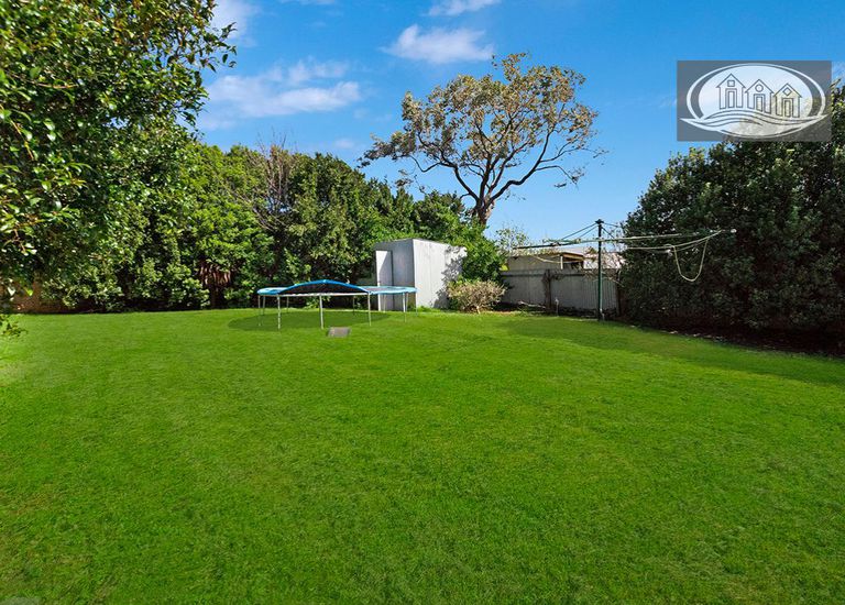 273 Hanlon Parade, Portland