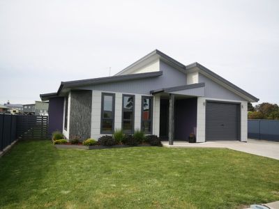 22 Sandy Crescent, Wynyard