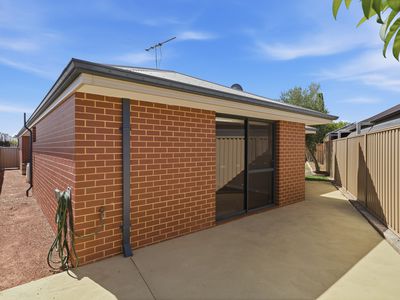 26 Januk Turn, South Guildford