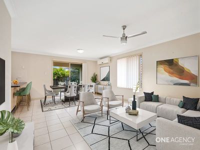 11 Lakes Entrance Dr, Springfield Lakes