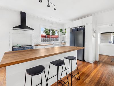 17 Tudor Road, Sunshine North