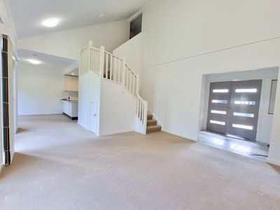 21 / 1 Michel Place, Telina