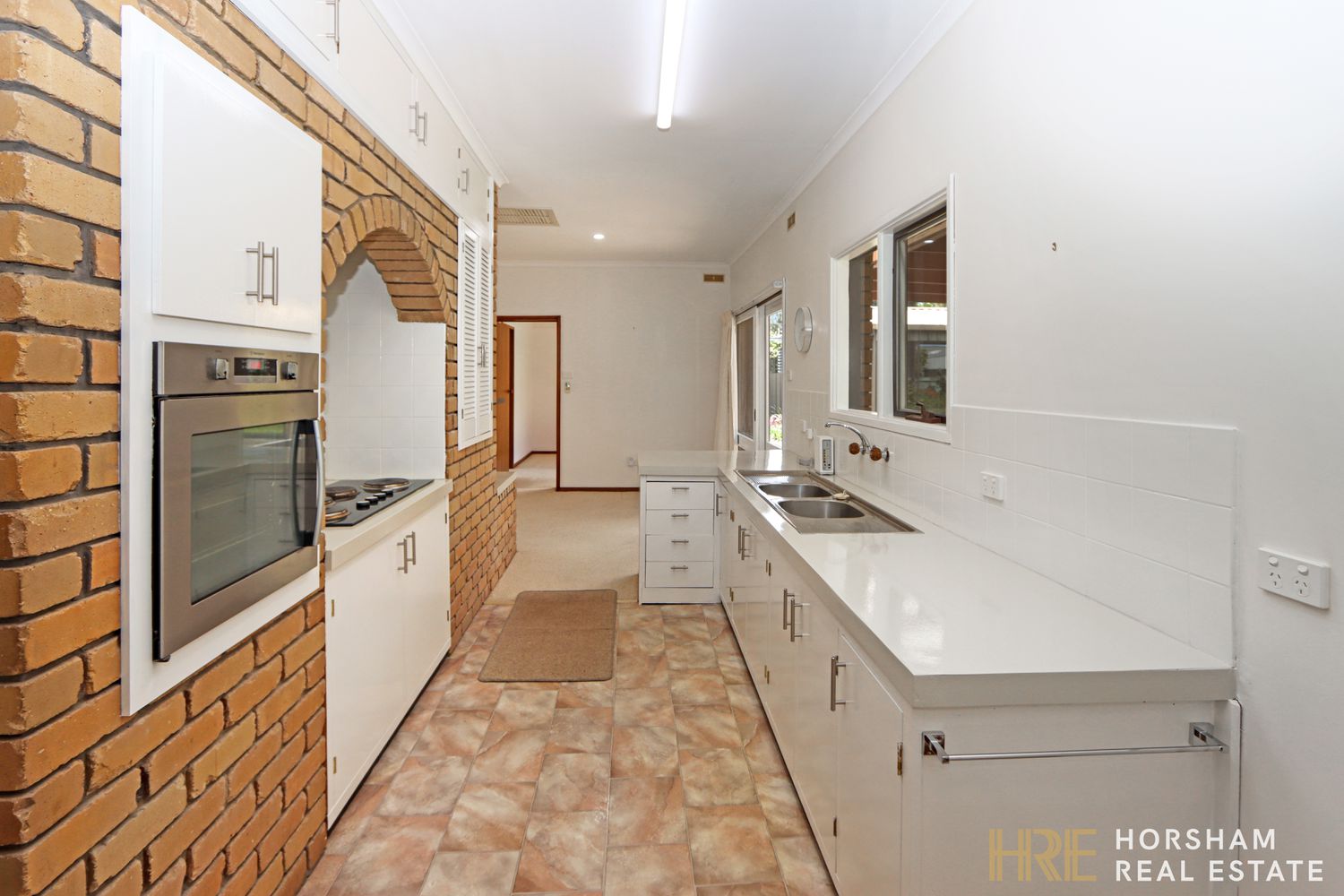 1 Hoskin Court, Horsham