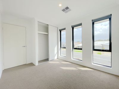 27 Jubilee Avenue, Success