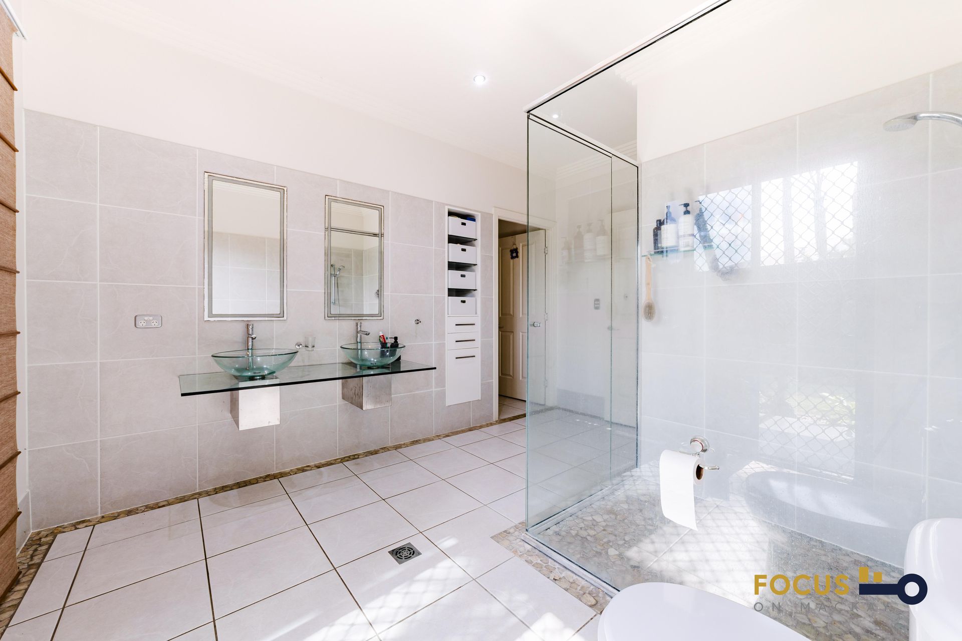 70 Gingham Street, Glenella