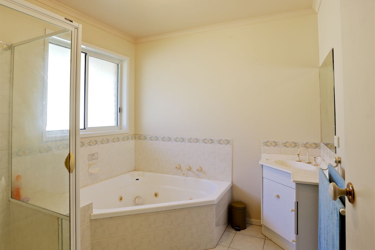 4 Chanro Court., Bonnie Doon