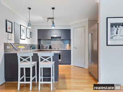 1 / 38 Comer Street, Como