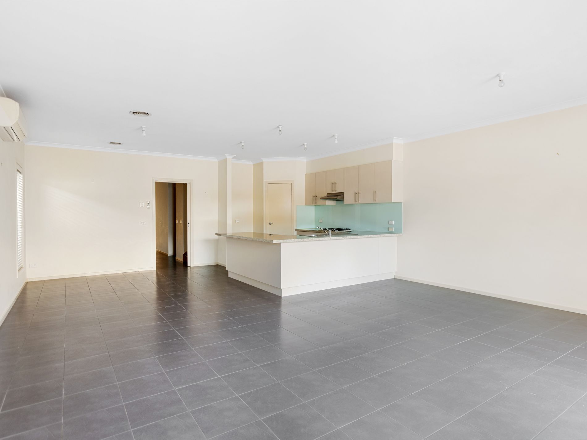 2 / 26 Charlotte Street, Newport