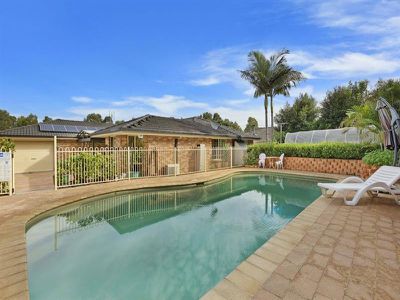 4 Flame Tree Cl, Hamlyn Terrace