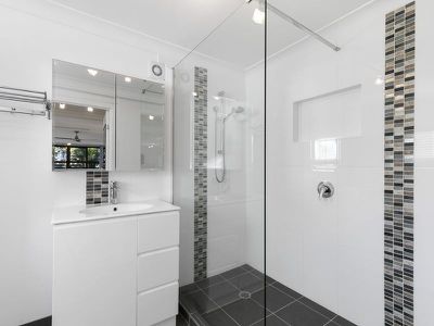 2 / 120 Cypress Street, Torquay