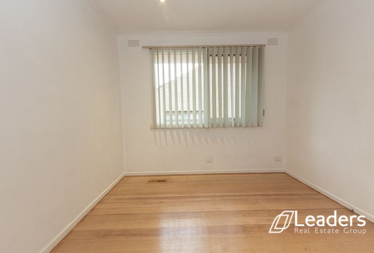 14 Knaith Road, Ringwood East