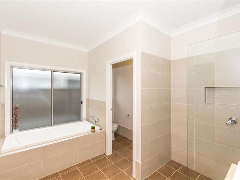 64 Heritage Dr, Appin