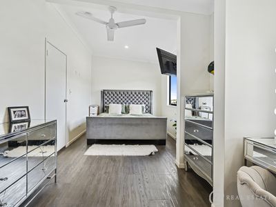 101 Clayton Road, Lammermoor