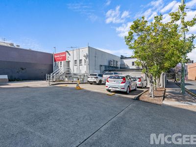 411 Logan Road, Stones Corner