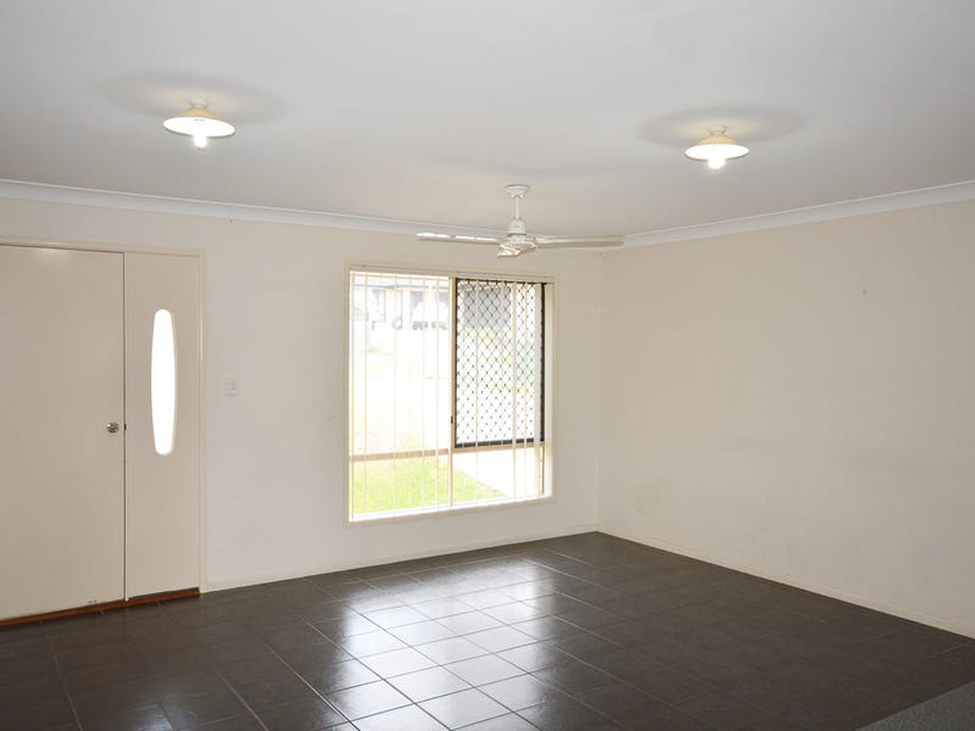 1 Sutherland Crescent, Goodna