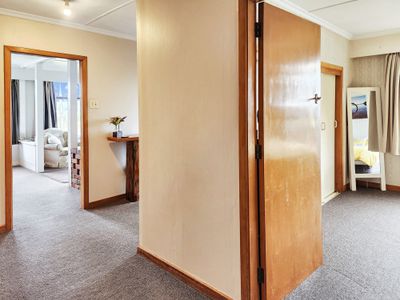 27 Bath Road, Riverton