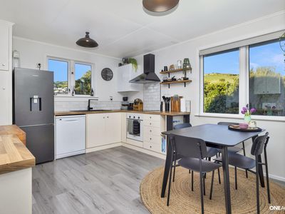 22 Bartlett Grove, Tawa