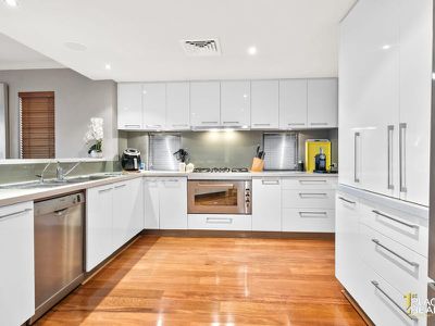 9 Brindabella Cres, Halls Head