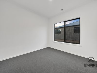 15 Whitestrand Road, Clyde North