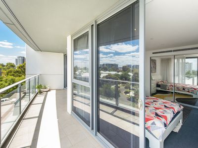 408 / 96 Bow River Crescent, Burswood