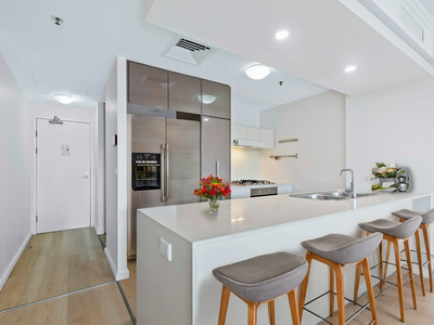 7002 / 7 Parkland Blvd, Brisbane City