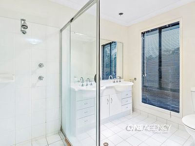21 Carisbrook Cct, Forest Lake