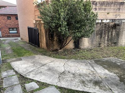 1 / 300-302 Railway Parade, Carlton