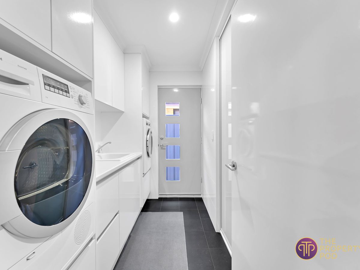 11 The Grandstand, Harrisdale