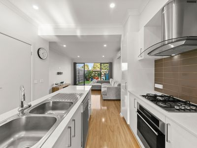 34 Demmie Mews , Lyndhurst