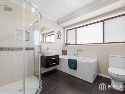 11 Briar Hurst Avenue, Dandenong North
