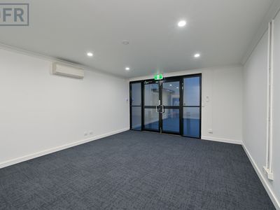 5 / 437 Yangebup Road, Cockburn Central