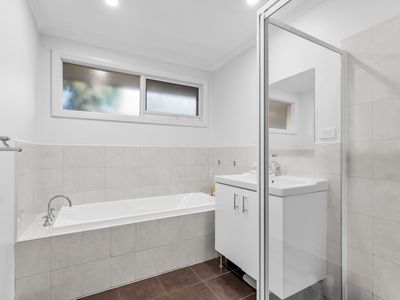 14 Maramba Drive, Narre Warren