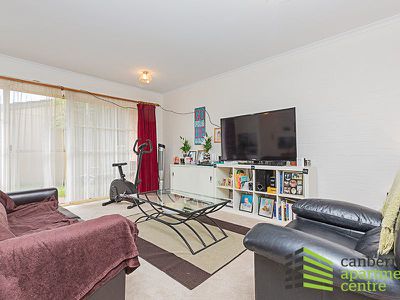33 / 42 Jerrabomberra Avenue, Narrabundah