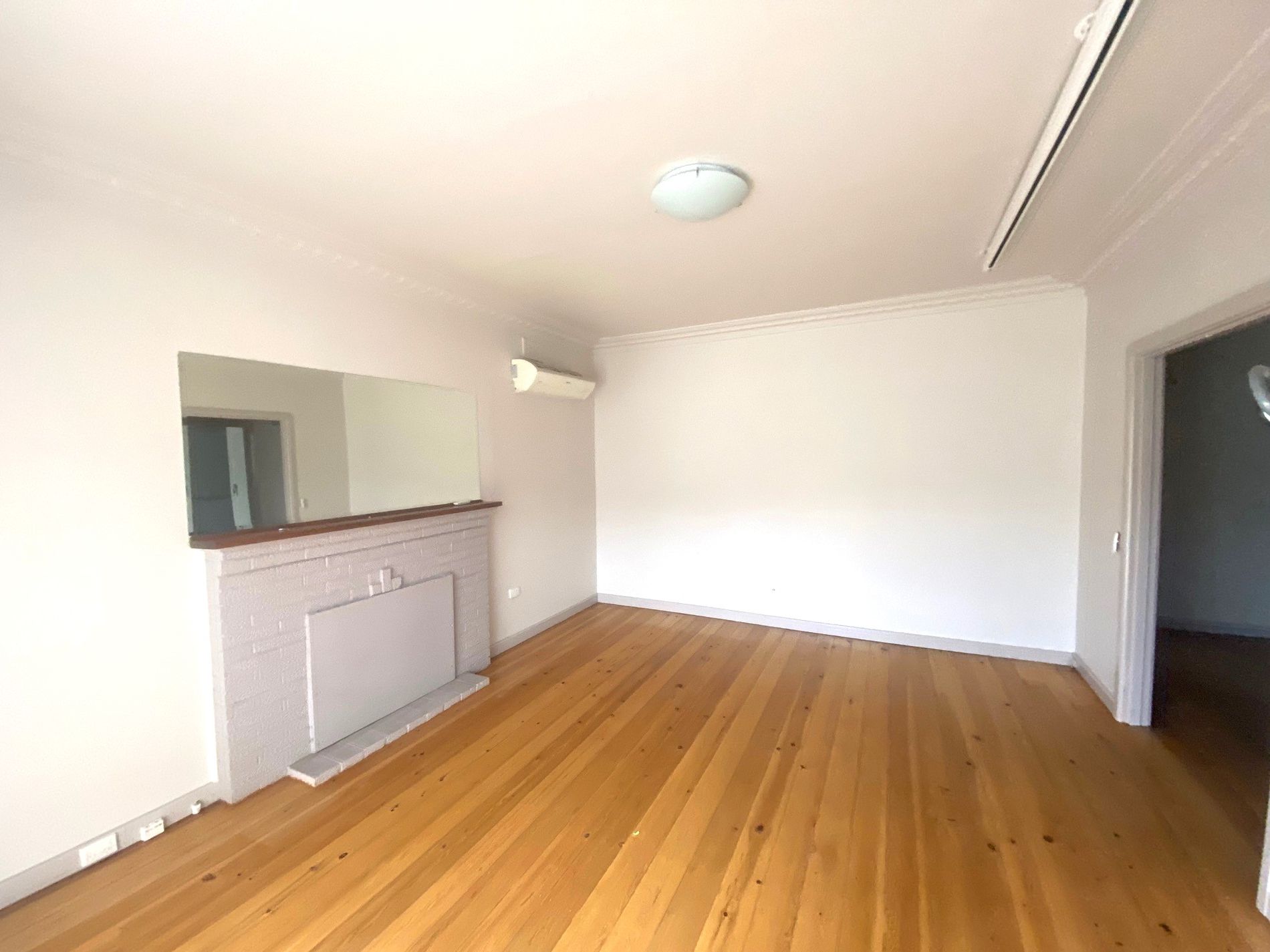 12 Lenola Street, Macleod