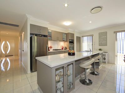 12 Honeyeater Ct, Woodgate