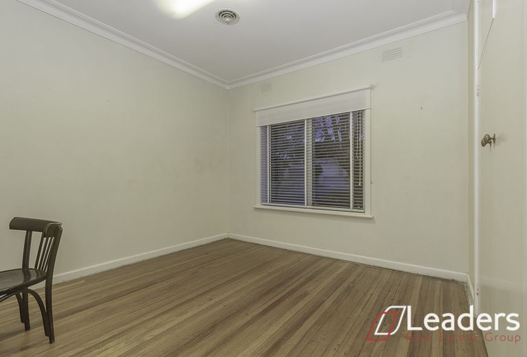 3 IVY COURT, Mount Waverley